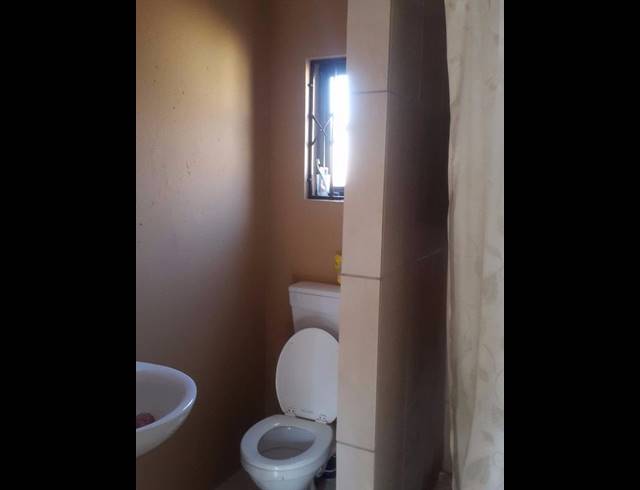 2 BEDROOM PROPERTY TO RENT IN PROTEA GLEN